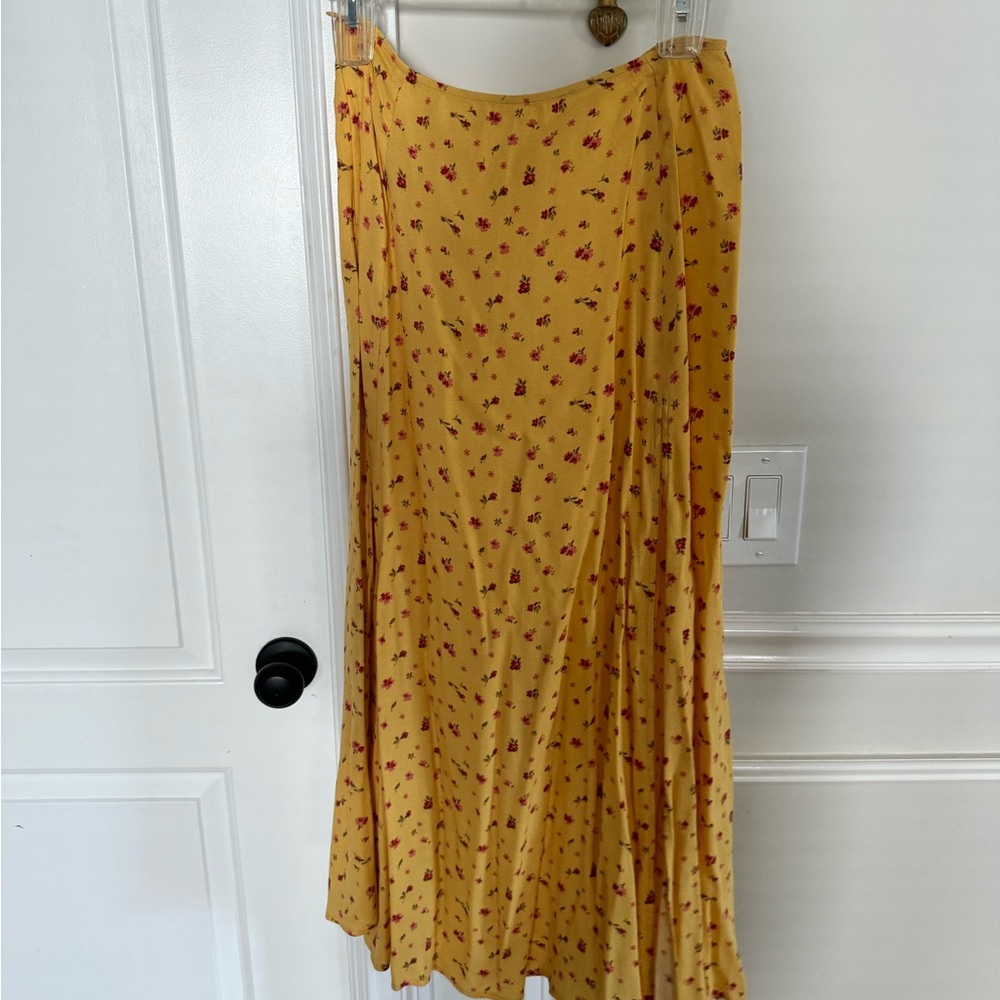 Reformation yellow skirt. size 4! Worn once